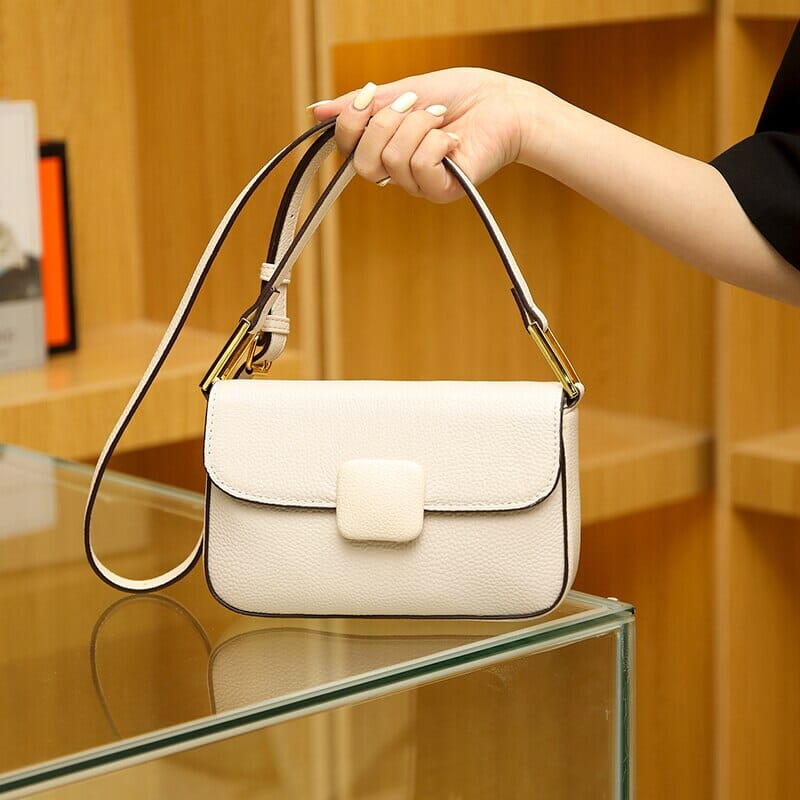 Image of the Bag Eleanor – an elegant handbag with a timeless design and modern accents, ideal for both casual and formal occasions.