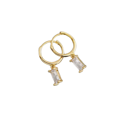 Amelie Earring Set, delicate and elegant design crafted from premium materials, ideal for enhancing your look with timeless sophistication.