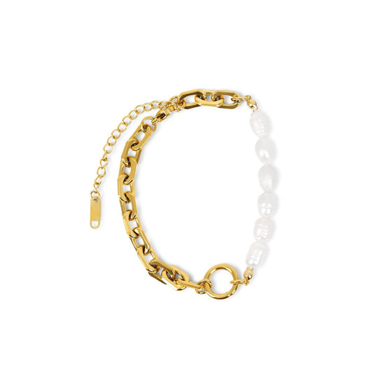 Image of the Aurora Bracelet – a delicate, radiant 18K gold stainless steel bracelet with feminine sparkle, ideal for everyday elegance.

