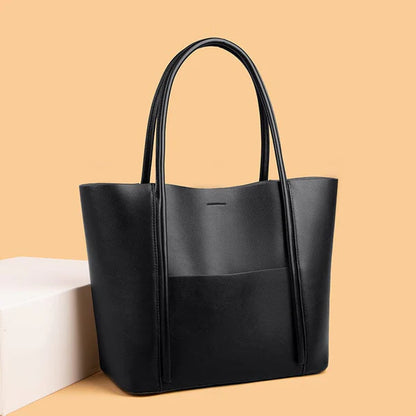 Bag Dainty – a small, minimalist handbag with a soft, feminine design ideal for daily wear.

