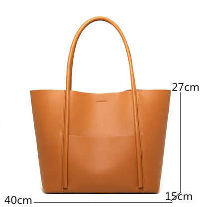 Bag Dainty – a small, minimalist handbag with a soft, feminine design ideal for daily wear.

